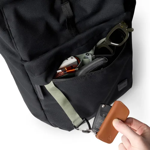 Vista 4 de Bellroy Classic Rolltop, mochila para portátil de 16 pulgadas, color negro