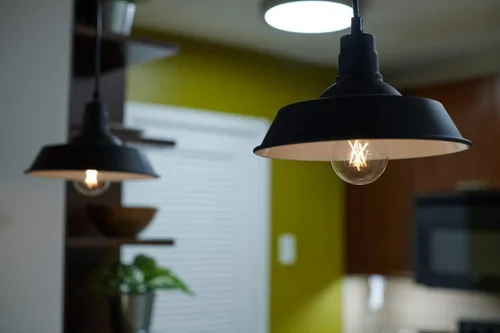 Vista 3 de Sylvania Vintage Hudson - Lámpara colgante antigua con 1 bombilla LED A19 de 8.5 W incluida, 800 lúmenes, negro antiguo, regulable (60053)