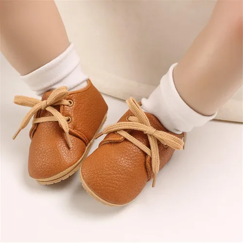 Vista 3 de Zapatos de piel sintética para bebés, niños y niñas, suela de goma suave, con cordones, zapatos Oxford para cuna para niños pequeños que caminan