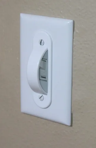 Vista 7 de Placas cubiertas color blanco para interruptores, mantiene interruptor de luz encendido o apagado, protege tu luces o circuitos que accidentalmente