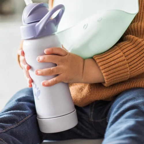 Vista 4 de Green Sprouts® Sprout Ware® - Botella con popote de 10 onzas, 6 meses +, plástico vegetal, silicona curada con platino, apta para lavavajillas