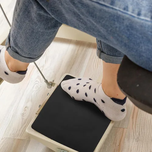 Vista 2 de Alfombrilla para pedal de máquina de coser, antideslizante, almohadillas impermeables para pedal que mantienen el pedal en su lugar, para edredones