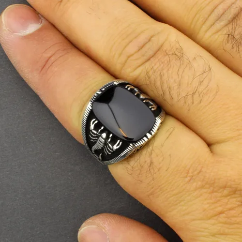Vista 2 de Scorpion - Anillo de lujo de plata de ley 925 turco hecho a mano con piedra de ónice