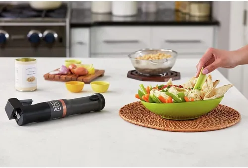 Vista 5 de BLACK+DECKER Accesorio de varita de cocina abrelatas eléctrico (BCKM101CN)