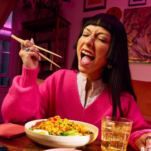 Vista 2 de Maruchan Saucy Noods - Variedad estilo salteado, 3 sabores, 2 de cada uno
