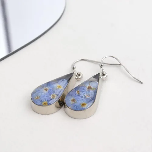 Vista 6 de JeanBeau - Aretes de flores prensadas hechos a mano para mujeres, adolescentes y niñas, flores secas de resina única, plata de ley, lágrima