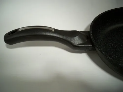 Vista 5 de Sartén antiadherente de aluminio fundido con revestimiento de mármol de cerámica, 9.4 in (9 1/2 pulgadas)