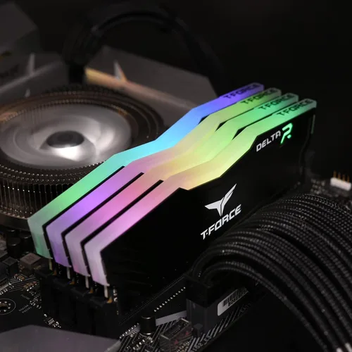 Vista 3 de TEAMGROUP T-Force Delta RGB DDR4 16 GB (2 x 8 GB) 3200 MHz (PC4-25600) CL16 Módulo de memoria de escritorio RAM TF3D416G3200HC16CDC01 - Negro