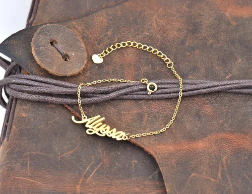 Vista 2 de HUAN XUN - Collar con nombre personalizado en plata dorada