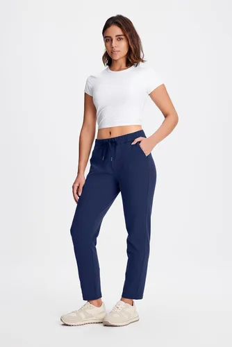 Vista 4 de Yogipace Pantalones para Mujer PetiteRegularTall 78 On The Go, Joggers Casuales con Cordón para Descansar, Pantalones de Viaje para Uso Diario
