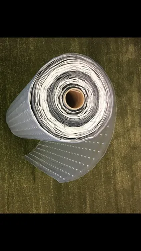 Vista 2 de Tapete protector de alfombra de plástico transparente acanalado con agarre múltiple (plástico transparente, 26 x 60 pulgadas)