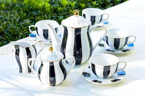Vista 5 de Grace Teaware - Juego de té de porcelana fina de 11 piezas, color blanco y negro