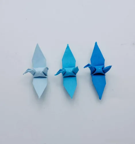 Vista 7 de 100 grúas de papel de origami tono azul tono 1.5 x 1.5 pulgadas, grúas de papel de origami plegadas hechas a mano para boda, regalo de Navidad