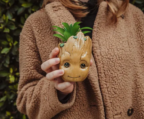 Vista 5 de Marvel Studios I Am Groot - Mini maceta de cerámica de 3 pulgadas con suculentas artificiales, maceta pequeña, plantas de interior de imitación