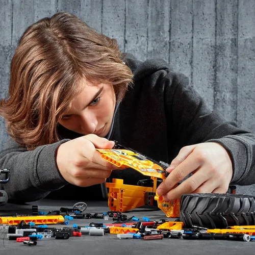 Vista 3 de LEGO Technic 4x4 X-treme Off-Roader 42099 Kit de construcción, nuevo 2019 (958 piezas)