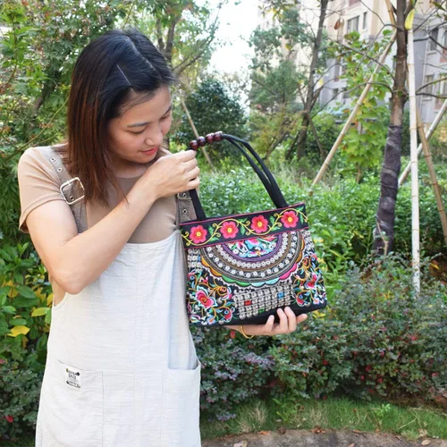 Vista 3 de Canvas Floral Hobo Tote Bags for Women Stylish Casual Shoulder Handbag Ethnic Embroidery Purse