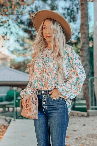 Vista 3 de PRETTYGARDEN Blusa tipo túnica floral con volantes para mujer, cuello en V, casual, manga larga, babydoll peplum