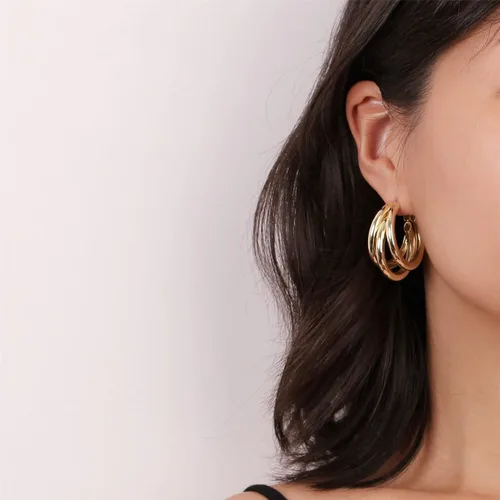 Vista 28 de Aretes de aro gruesos de oro para mujer, chapados en oro de 14 quilates, aretes de aro triple, hipoalergénicos, a la moda, aretes de aro gruesos