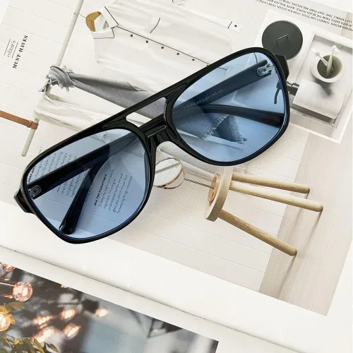 Vista 6 de Ridering Gafas de sol cuadradas retro para mujeres y hombres, con tonos vintage, UV400, lentes de sol clásicos grandes de doble puente estilo aviador