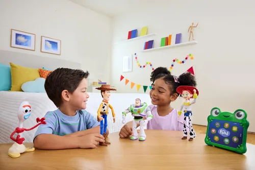 Vista 2 de Mattel Disney y Pixar Toy Story 5 Interactables Buzz Lightyear