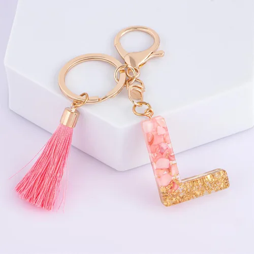 Vista 2 de Suweibuke Lindos llaveros rosados para mujeres y niñas, llaveros de letra inicial con borla, dijes para llaves, bolsos, mochilas