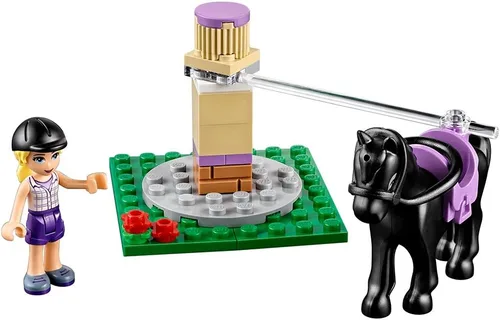 Vista 4 de LEGO Friends Heartlake Club 41126, juguete de equitación