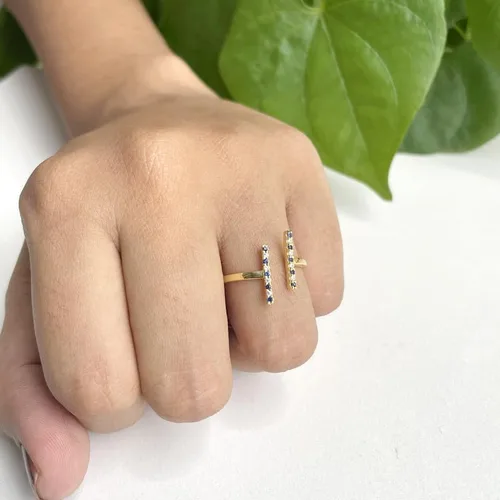 Vista 3 de Anillo de barra abierta de zafiro azul y diamante blanco alternativo para mujer, anillo de barra abierta de zafiro azul con acabado de oro de 14