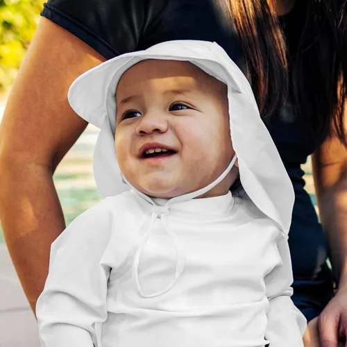 Vista 2 de Green Sprouts Sombrero de natación unisex para bebé con protección solar y solapa Blanco