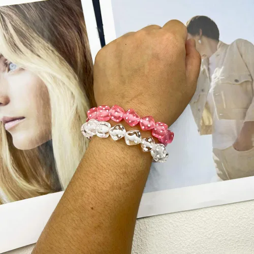 Vista 4 de rgwtgkyh Pulsera de dados para mujeres y hombres, color verde, rosa, negro, pulseras elásticas de dados acrílicos para niños y niñas, regalos