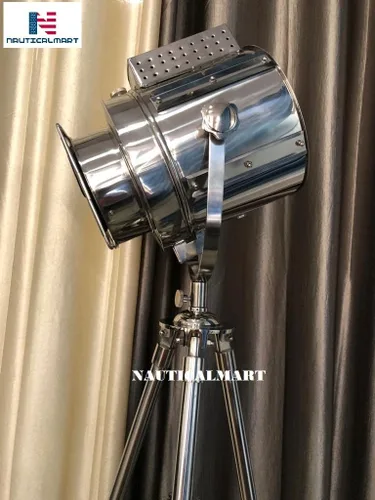 Vista 4 de Enorme Vintage Designs Lámpara de pie ajustable para teatro con trípode - Lámpara de pie náutica industrial con acabado cromado