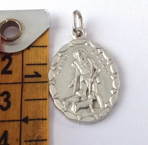 Vista 4 de San Lázaro (Lazar) Medalla de forma ovalada 'El mendigo leproso' - 100% Made in Italy - Medalla de los Santos Patronos, Latón