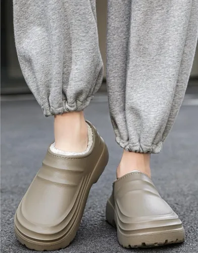 Vista 3 de Zapatos de chef impermeables con forro de felpa para hombre y mujer, antideslizantes, antiaceite, antiolor, cómodos y ligeros, zapatos cálidos