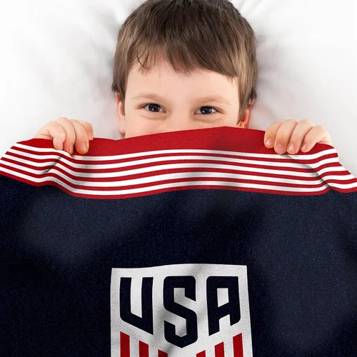 Vista 4 de Sleep Squad US Fútbol Femenino Alex Morgan Manta de Felpa Raschel de 60 x 80 pulgadas Una Manta de Fútbol USA