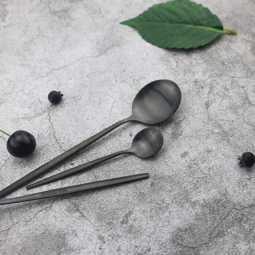 Vista 5 de JASHII Juego de cubiertos de 24 piezas con piezas de servir, utensilios de acero inoxidable, incluye cuchillo, tenedor/cuchara, acabado mate, apto