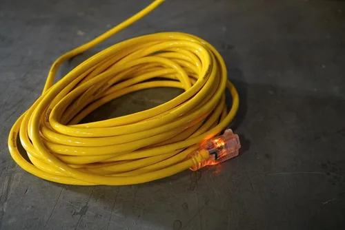 Vista 5 de Southwire Yellow Jacket Cable de Extensión para Trabajo Pesado - Alimentación Confiable para Exteriores para Herramientas y Equipos - Extremo