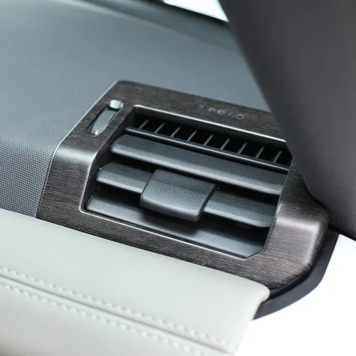 Vista 3 de YIWANG ABS roble madera grano tablero aire acondicionado ventilación interior accesorios para Land Rover Defender 110 Defender 130 2020