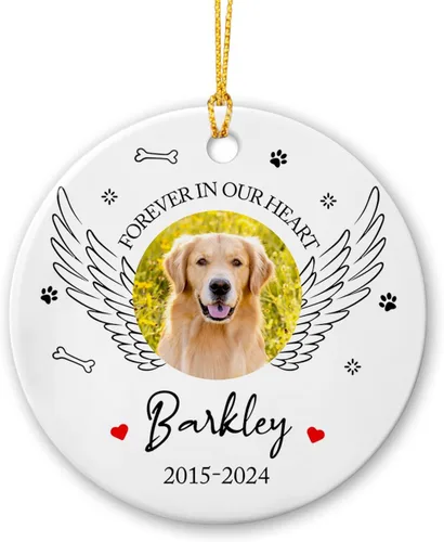 Vista 12 de Marco de fotos conmemorativo personalizado para mascotas, adorno de Navidad 2025, Un pedazo de mi corazón vive en el cielo, adorno de cerámica