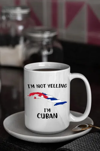 Vista 5 de Divertidas tazas de café del orgullo cubano, con texto en inglés "I Not Yelling I'm Cuban", idea de regalo para hombres y mujeres cubanos