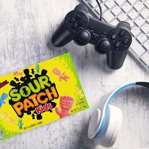 Vista 7 de SOUR PATCH KIDS Caramelos suaves y masticables, caramelos a granel, cajas de 12 - 3.5 onzas