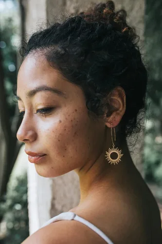 Vista 3 de Aretes geométricos colgantes de gota bohemios, aros largos chapados en oro de 18 quilates, aretes ligeros para mujeres y niñas