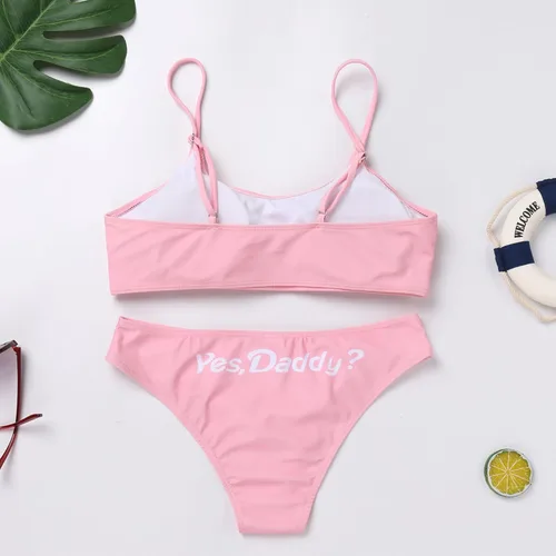 Vista 5 de Traje de baño de 2 piezas con estampado "Come Here Yes Daddy Please Print", traje de baño con brasier acolchado y parte superior
