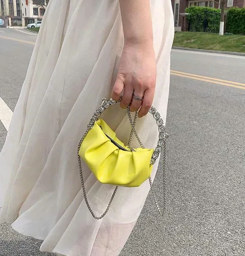 Vista 5 de Molodo Bolso de mano para mujer, bolso de mano fruncido, bolso de noche con cadena, bolso cruzado para noche, boda, fiesta