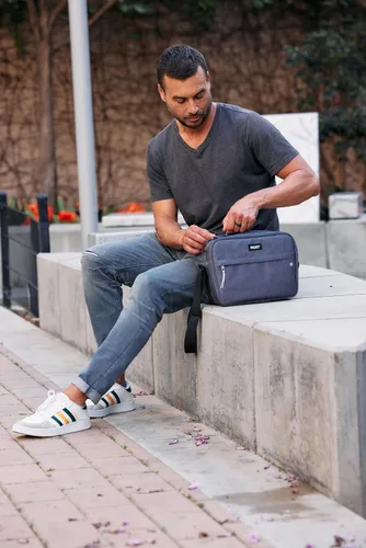 Vista 6 de PackIt Enfriador de latas Zuma congelable, construido con tecnología EcoFreeze, plegable, reutilizable, cierre con cremallera con correa