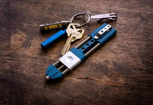 Vista 3 de TEC Accessories - Ko-Axis™ Rail Pen - Aluminio - Cerakote azul - Transporte diario - Regalos para hombres