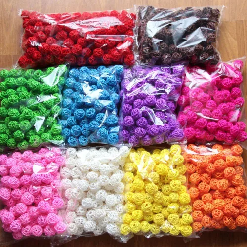 Vista 2 de Juego de 10 bolas decorativas de mimbre de ratán para mesa, boda, fiesta, Navidad, decoración del hogar (negro, diámetro de 2 pulgadas)