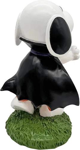 Vista 6 de Peanuts® Snoopy & Woodstock Vestida para Halloween Estatua de jardín de 8 pulgadas