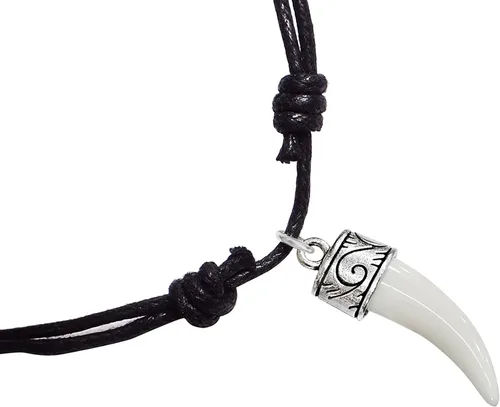 Vista 3 de Bijoux de Ja Colmillo de lobo con colgante de corona rizada ajustable, Resina