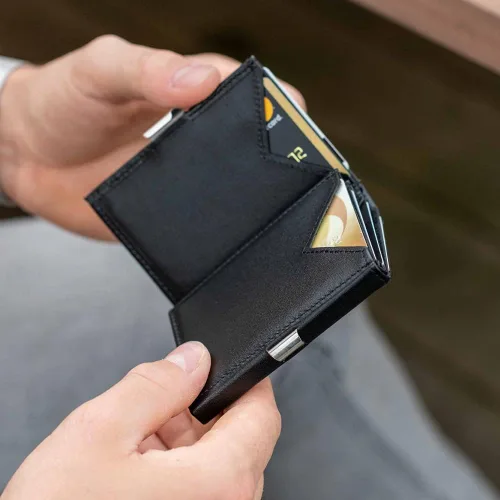 Vista 8 de EXENTRI Men's Trifold Wallet