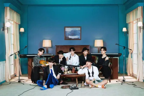 Vista 5 de BTS BE Deluxe Edition Álbum CD+1p Póster en paquete+1p Cartel lírico en paquete+100p+92p PhotoBook+32p Making Book+8p PhotoCard+1ea Photo Frame+7p