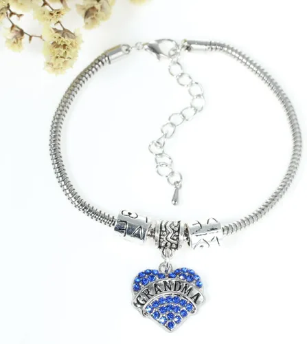 Vista 4 de Sexy Sparkles - Pulsera de cadena de serpiente europea con colgante de corazón y cuentas espaciadoras de amor